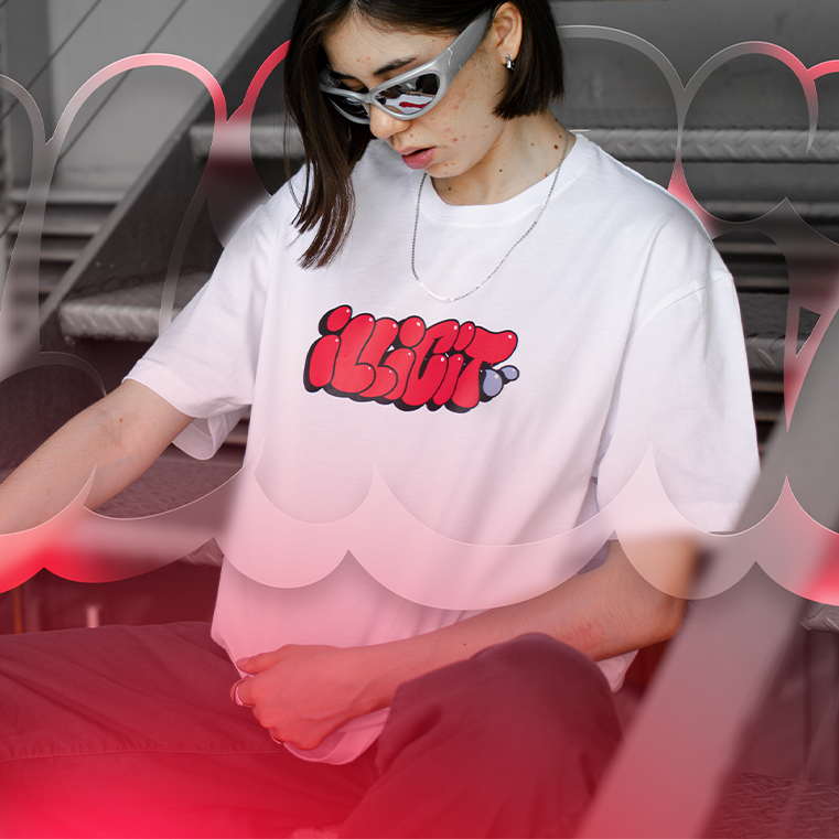 Playera ILLICIT x Motick